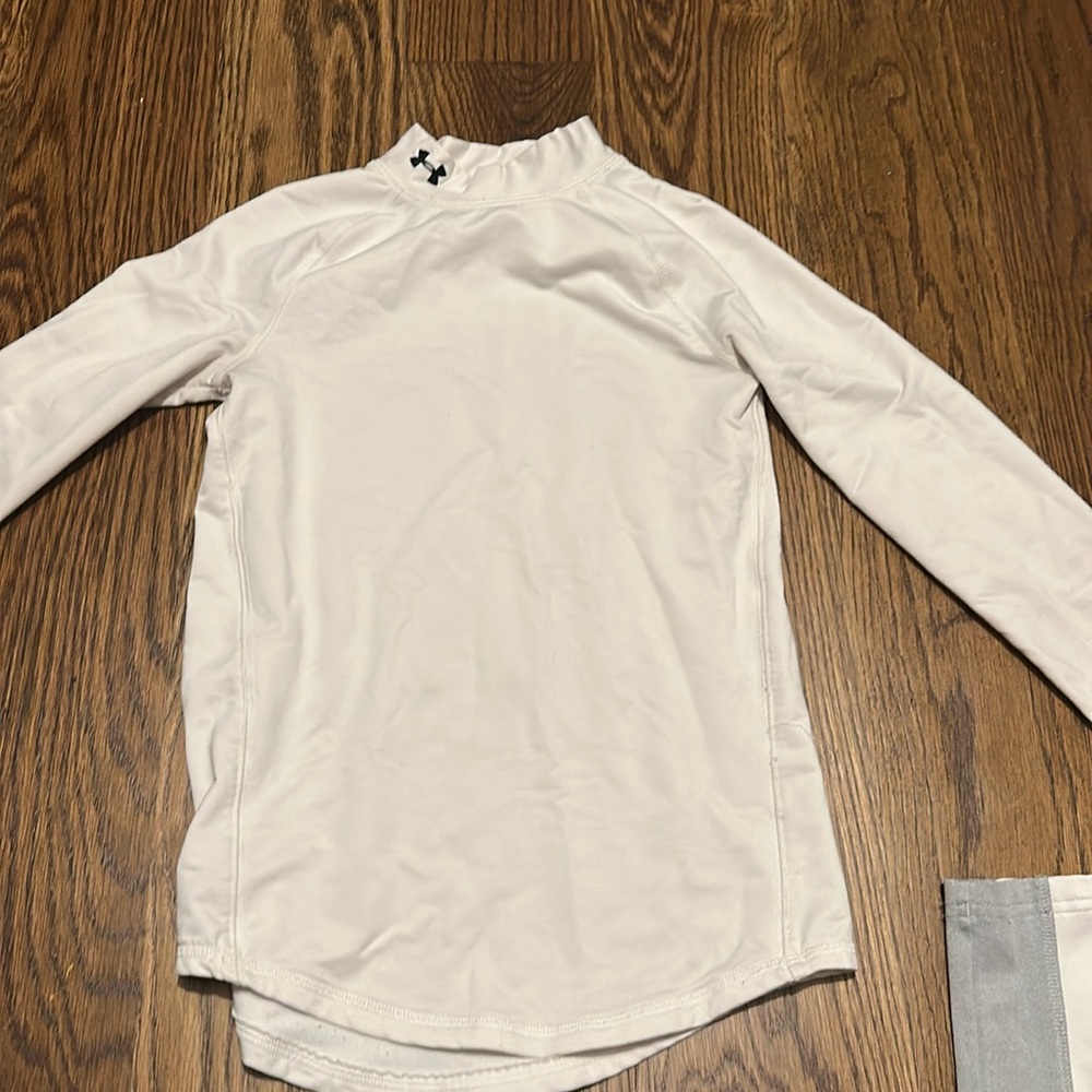 white winter under armour long sleeve tee